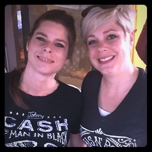 Hi, my name is Kelly Hiers. I love to shop!